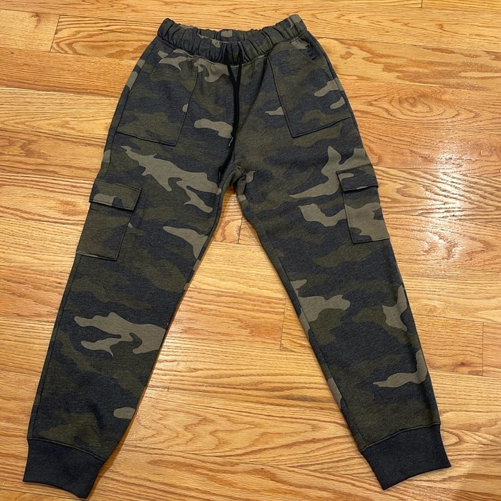 PINK Victoria's Secret Camo Jogger Pants - Green and Black